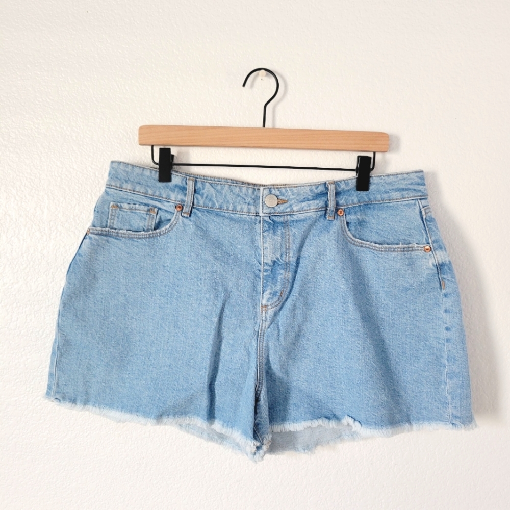 LOFT denim jean shorts women's 14P petite